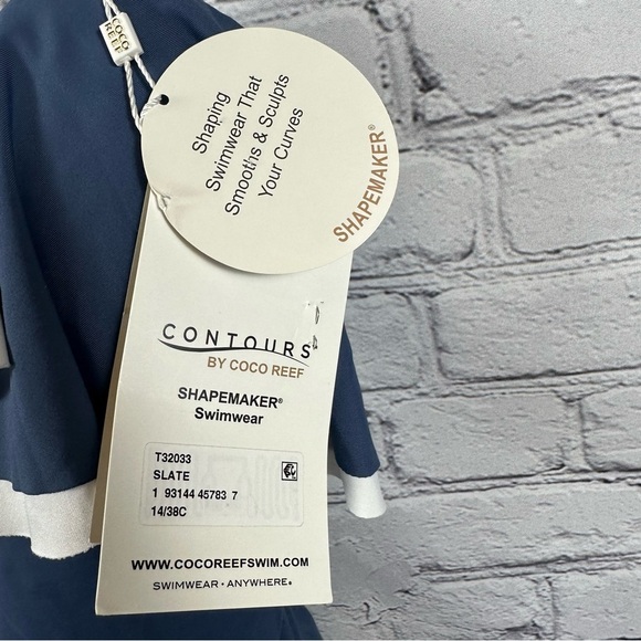 Coco Reef Contours Ruffle Patented Shapemaker® Bandeau One Piece Swimsuit 14/38C - Picture 3 of 8